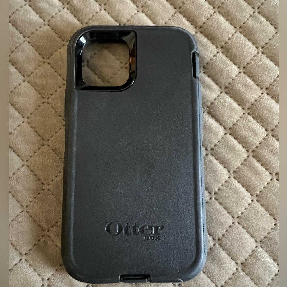iPhone 11 Otterbox Case
